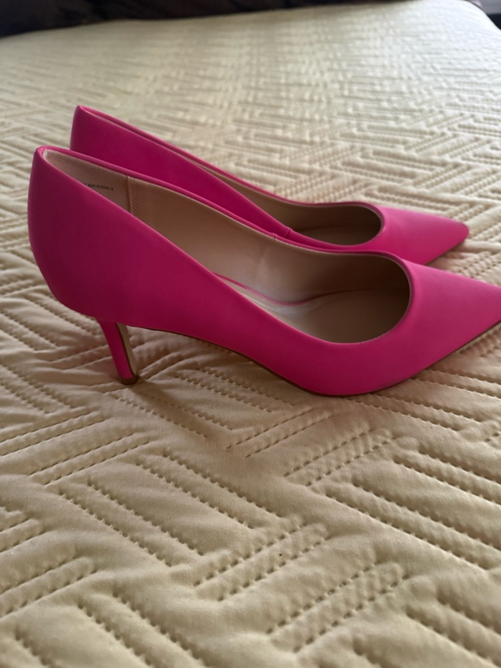 Women's Pointed-Toe Hot Pink Stiletto Pumps - Picture 4 of 14